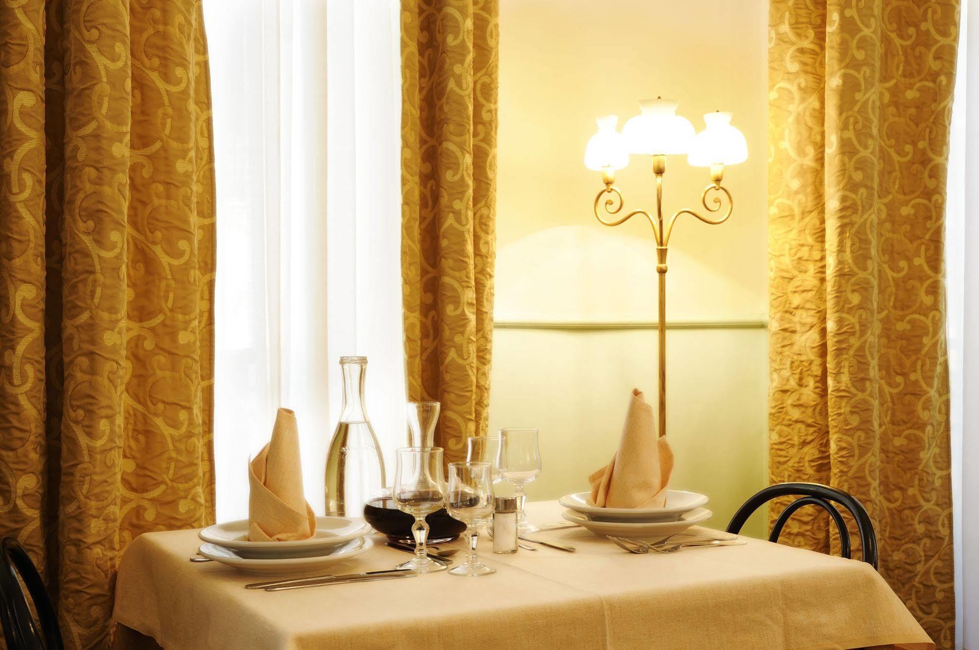 Hotel Alfieri Alassio Kültér fotó