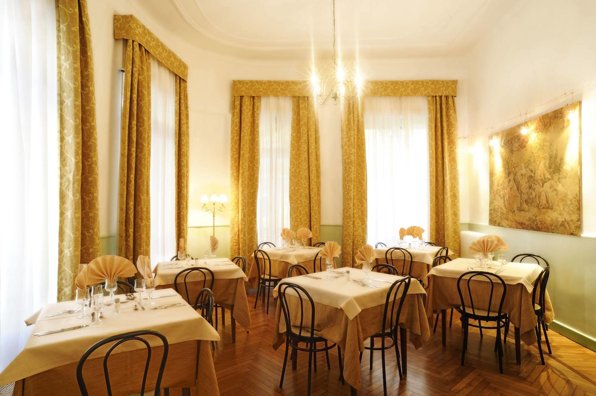 Hotel Alfieri Alassio Kültér fotó